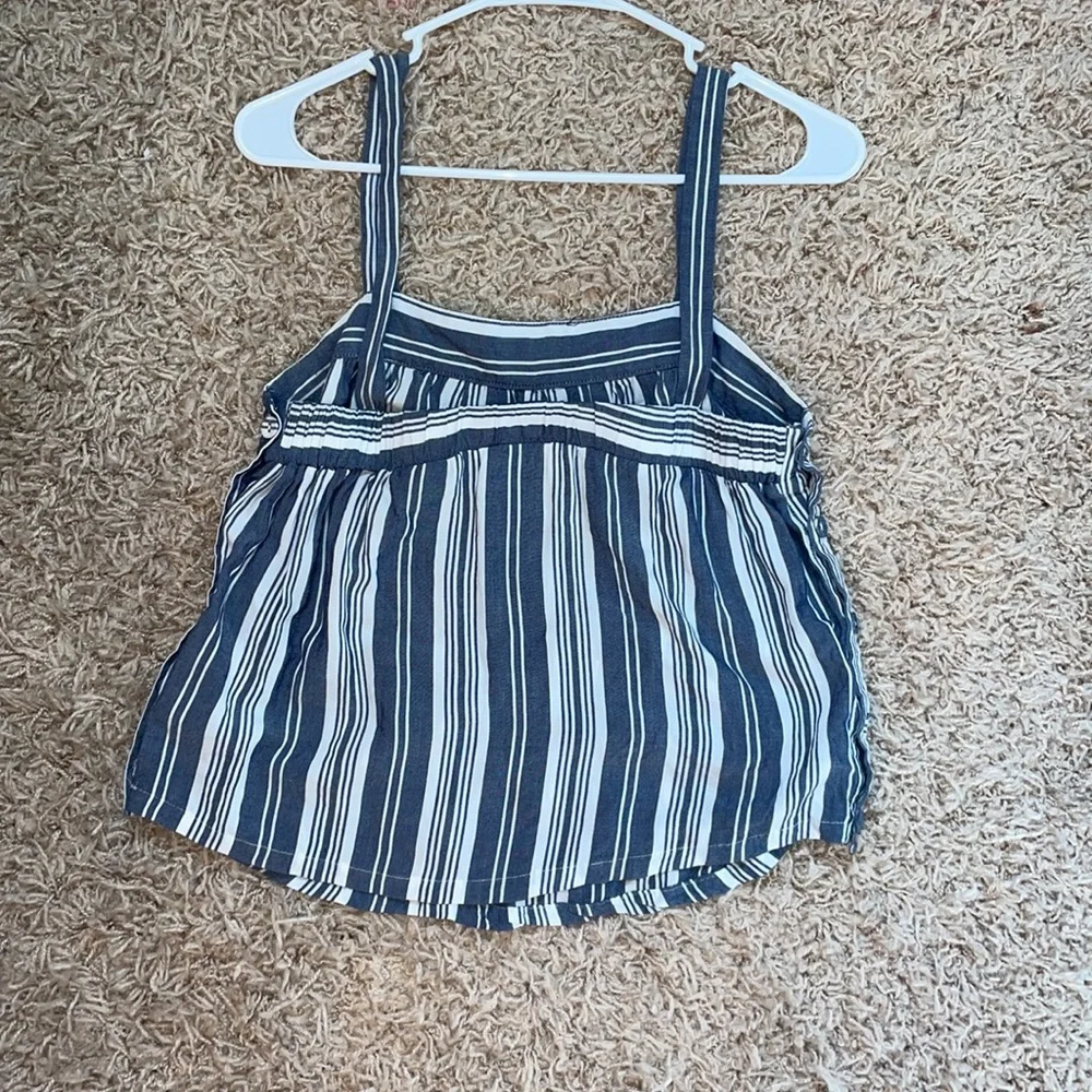 Small Universal Thread Tank Top - Picture 3 of 5